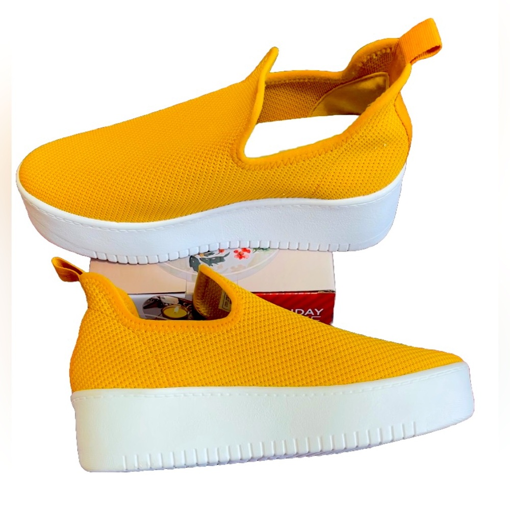 Santa Lolla tennis shoes, mustard yellow color & white platform, made in Brazil.
